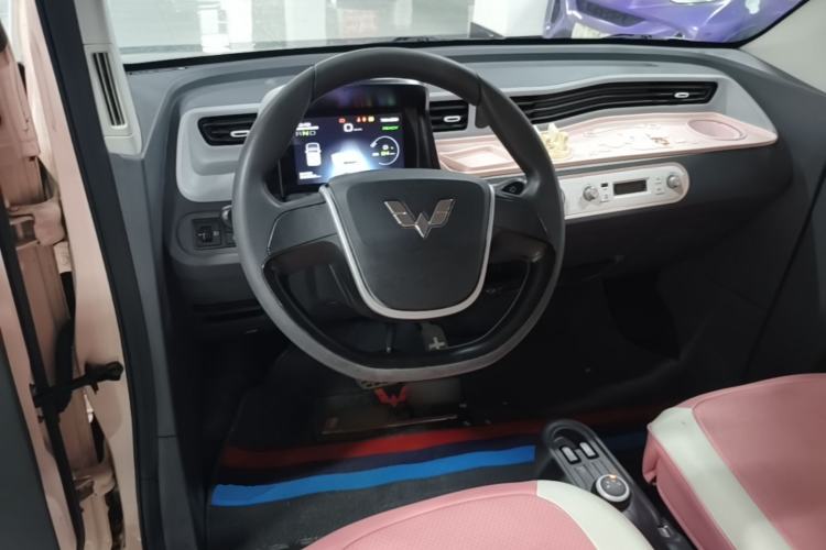 Used Wuling Hongguang MINIEV 2022 Macaron Fashion Model Lithium Iron Phosphate Center Console