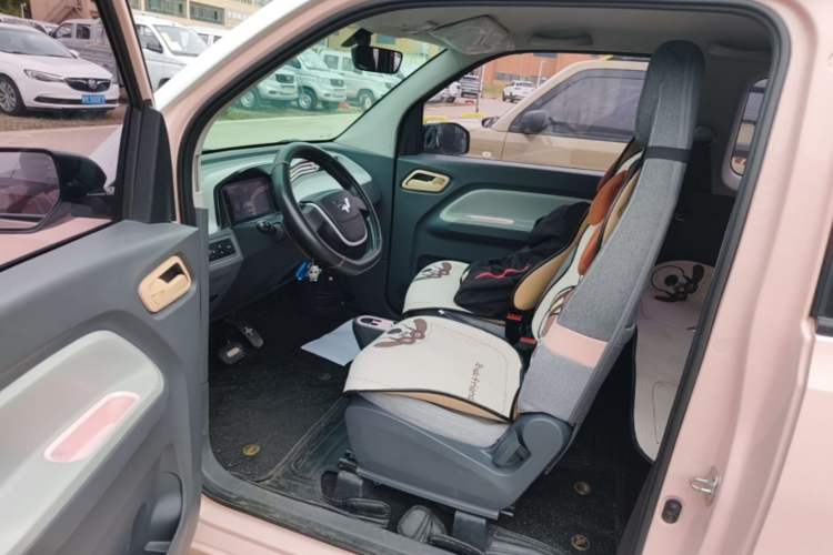 Used Wuling Hongguang MINIEV 2022 Macaron Fashion Model Lithium Iron Phosphate Driver Seat