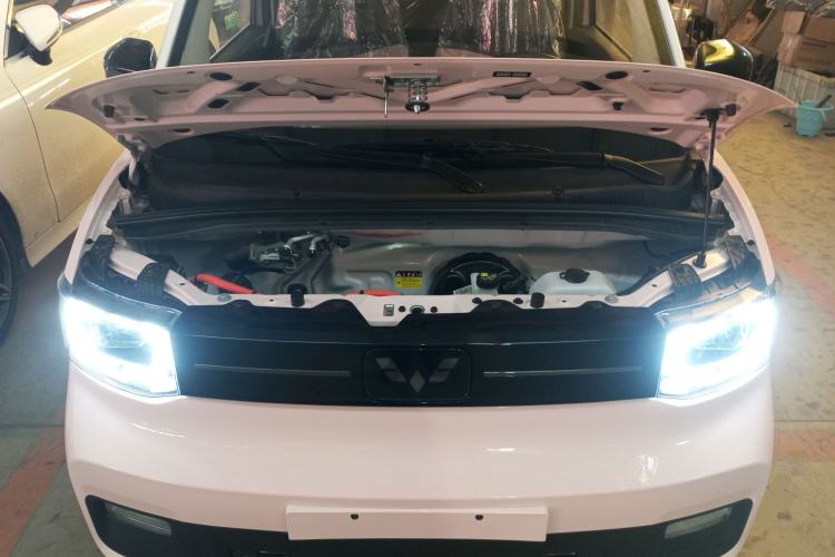 Used Wuling Hongguang MINIEV 2022 Macaron Fashion Model Lithium Iron Phosphate Engine Bay
