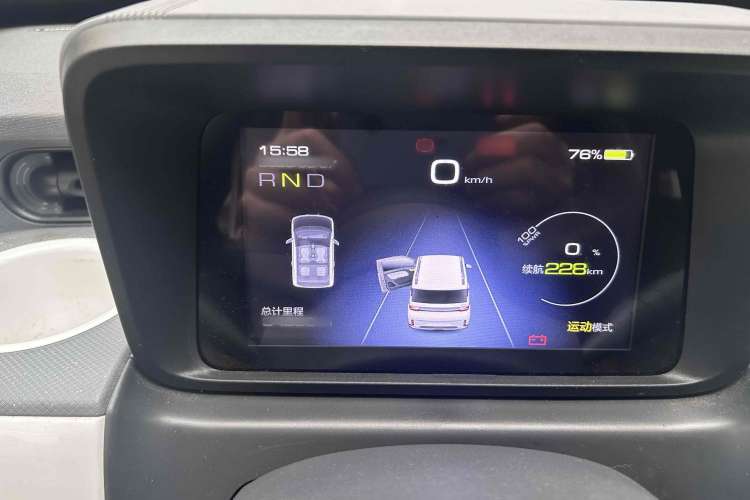 Used Wuling Hongguang MINIEV 2022 GAMEBOY 300km Enthusiast Model with Lithium Iron Phosphate Exterior 8