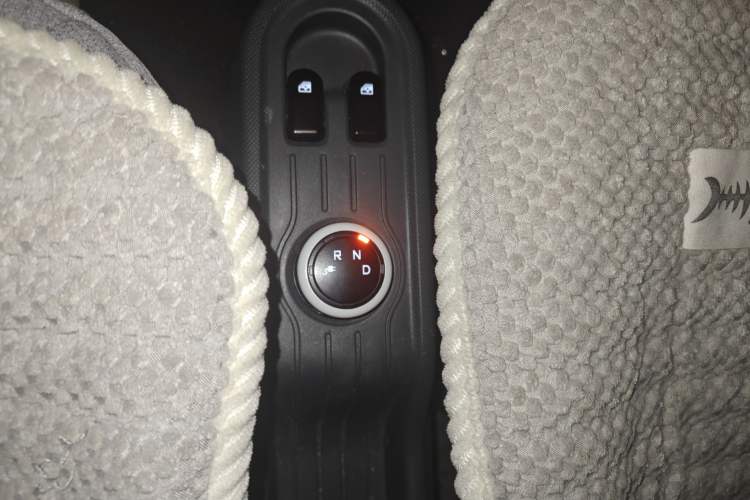 Used Wuling Hongguang MINIEV 2022 Macaron Premium Model – Lithium Iron Phosphate Gear Lever