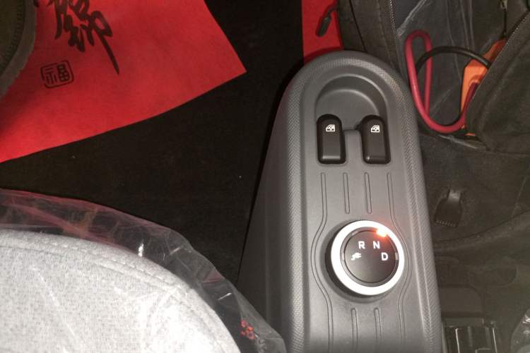 Used Wuling Hongguang MINIEV 2022 Macaron Fashion Model Lithium Iron Phosphate Gear Lever