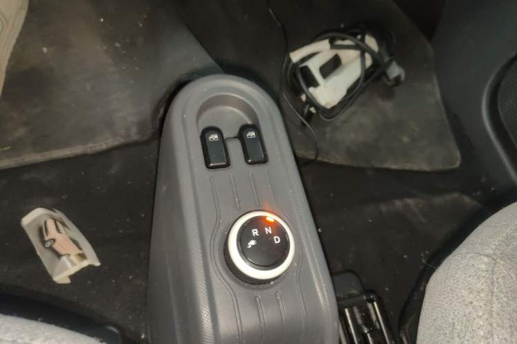 Used Wuling Hongguang MINIEV 2022 Macaron Fashion Edition Lithium-Nickel-Cobalt-Alpha-oxide Gear Lever