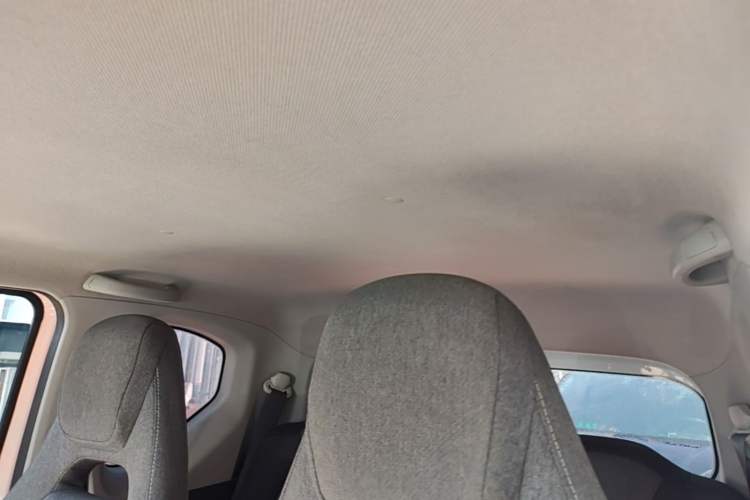 Used Wuling Hongguang MINIEV 2022 Macaron Premium Model – Lithium Iron Phosphate Headliner
