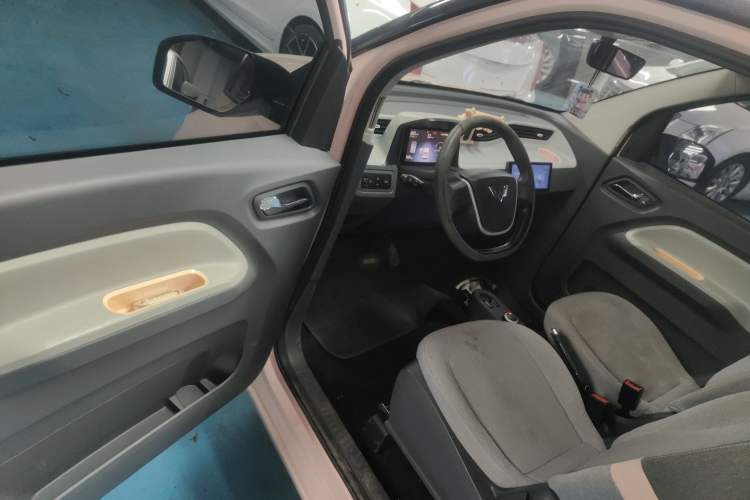 Used Wuling Hongguang MINIEV 2022 Macaron Fashion Edition Lithium-Nickel-Cobalt-Alpha-oxide Interior 3