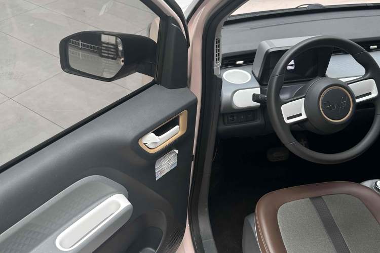 Used Wuling Hongguang MINIEV 2022 GAMEBOY 300km Enthusiast Model with Lithium Iron Phosphate Interior 3