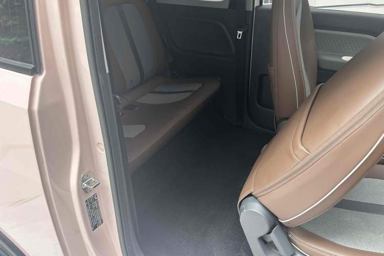 Used Wuling Hongguang MINIEV 2022 GAMEBOY 300km Enthusiast Model with Lithium Iron Phosphate Interior 7
