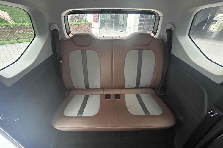 Used Wuling Hongguang MINIEV 2022 GAMEBOY 300km Enthusiast Model with Lithium Iron Phosphate Interior 9