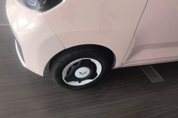 Used Wuling Hongguang MINIEV 2022 Enjoy Edition Lithium Iron Phosphate Left Front Wheel Hub