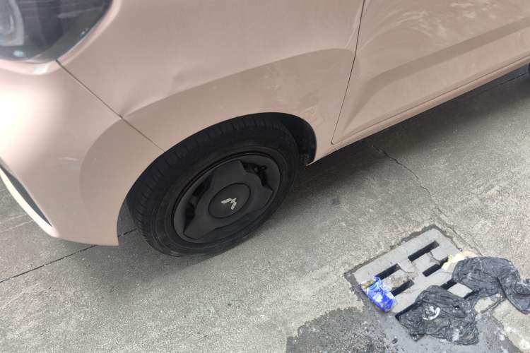 Used Wuling Hongguang MINIEV 2022 Macaron Premium Model – Lithium Iron Phosphate Left Front Wheel Hub
