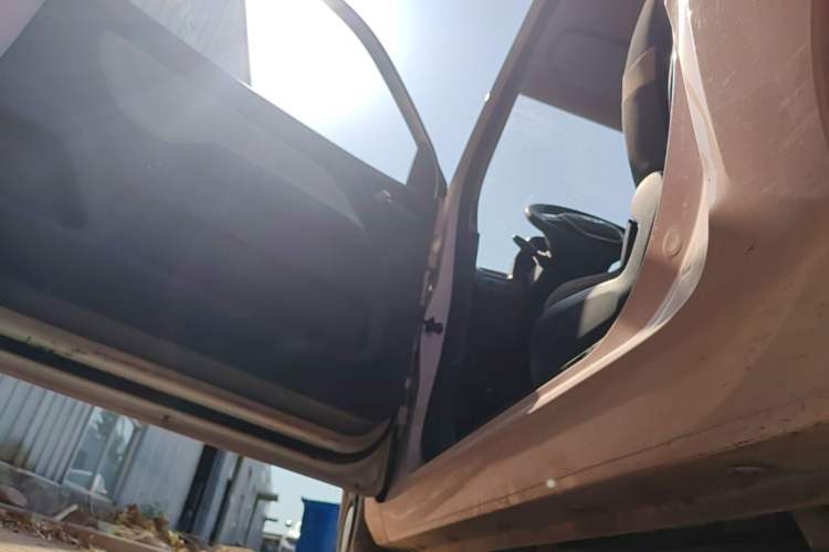 Used Wuling Hongguang MINIEV 2022 Macaron Premium Model – Lithium Iron Phosphate Left Side Sill
