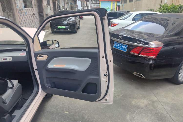 Used Wuling Hongguang MINIEV 2022 Macaron Premium Model – Lithium Iron Phosphate Right Front Door Interior