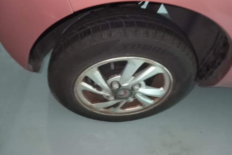 Used Wuling Hongguang MINIEV 2022 Zizai Version Lithium Iron Phosphate Right Rear Wheel Hub