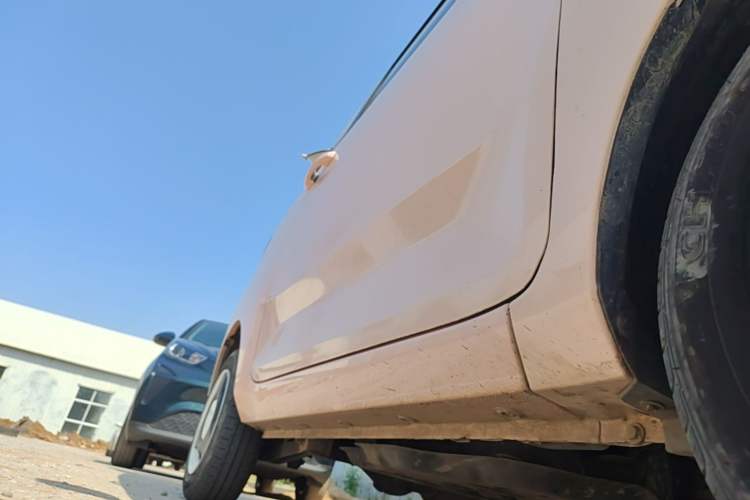 Used Wuling Hongguang MINIEV 2022 Macaron Premium Model – Lithium Iron Phosphate Right Side Sill