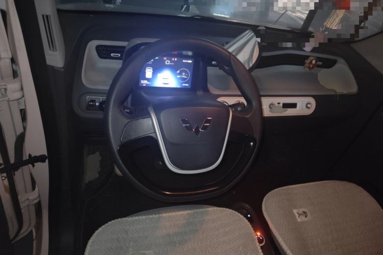 Used Wuling Hongguang MINIEV 2022 Macaron Premium Model – Lithium Iron Phosphate Steering Wheel