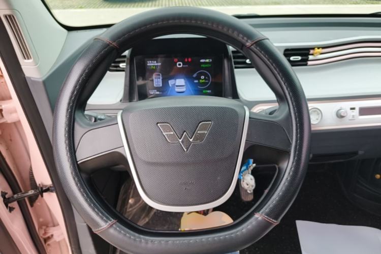 Used Wuling Hongguang MINIEV 2022 Macaron Fashion Model Lithium Iron Phosphate Steering Wheel