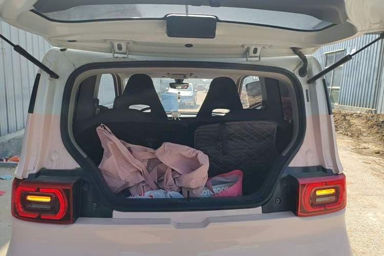 Used Wuling Hongguang MINIEV 2022 Macaron Premium Model – Lithium Iron Phosphate Trunk