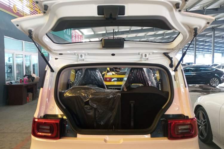 Used Wuling Hongguang MINIEV 2022 Macaron Fashion Model Lithium Iron Phosphate Trunk