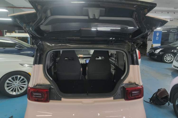 Used Wuling Hongguang MINIEV 2022 Macaron Fashion Edition Lithium-Nickel-Cobalt-Alpha-oxide Trunk