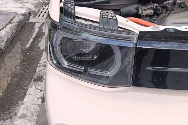 Used Wuling Hongguang MINIEV 2022 Macaron Fashion Model Lithium Iron Phosphate Right Front Headlight