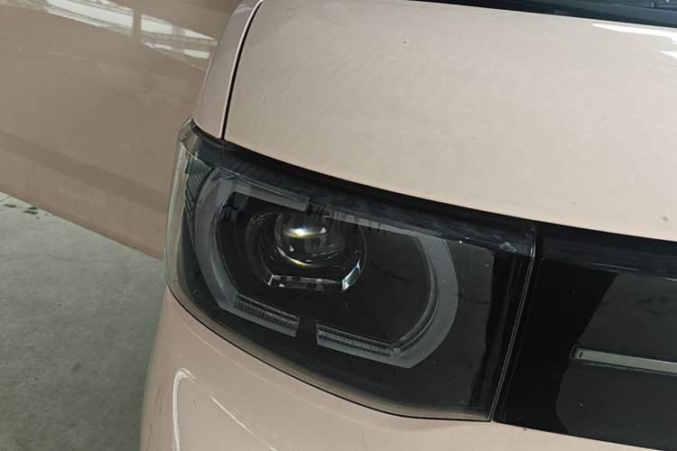 Used Wuling Hongguang MINIEV 2022 Macaron Premium Model – Lithium Iron Phosphate Right Front Headlight