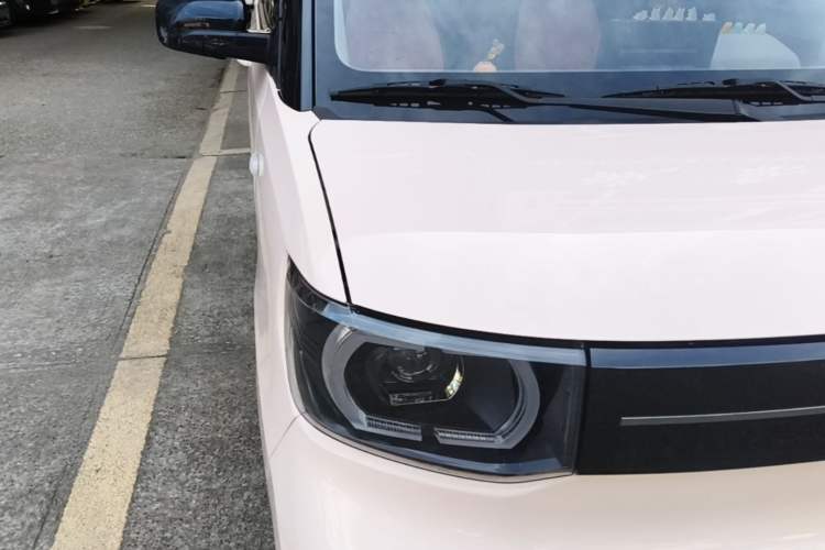 Used Wuling Hongguang MINIEV 2022 Macaron Color Edition Lithium-Ion Battery Right Front Headlight