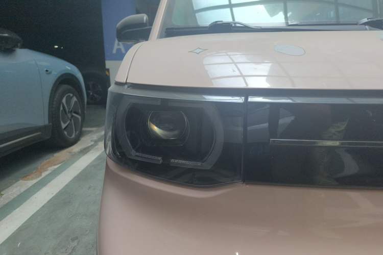 Used Wuling Hongguang MINIEV 2022 Macaron Fashion Edition Lithium-Nickel-Cobalt-Alpha-oxide Right Front Headlight