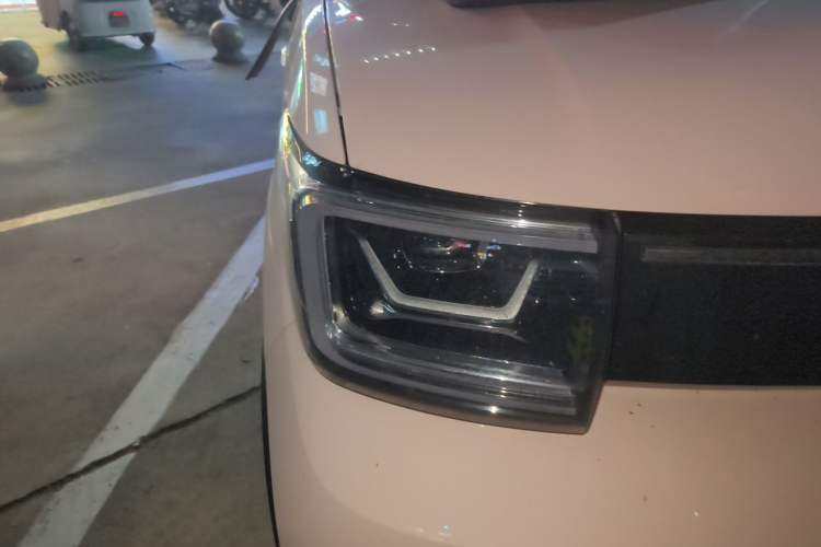 Used Wuling Hongguang MINIEV 2022 GAMEBOY 200km Gaming Edition with Lithium Iron Phosphate Right Front Headlight
