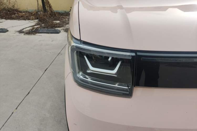 Used Wuling Hongguang MINIEV 2022 GAMEBOY 200km Gaming Edition with Lithium Iron Phosphate Right Front Headlight