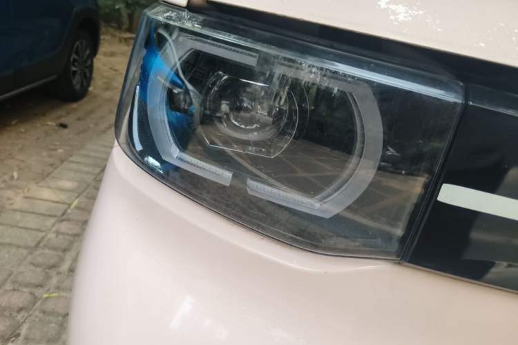 Used Wuling Hongguang MINIEV 2022 Macaron Premium Model – Lithium Iron Phosphate Right Front Headlight