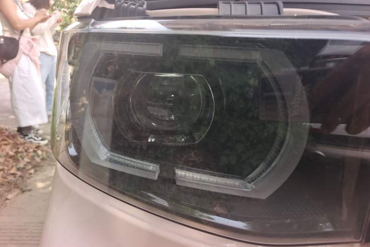 Used Wuling Hongguang MINIEV 2022 Macaron Premium Model – Lithium Iron Phosphate Right Front Headlight