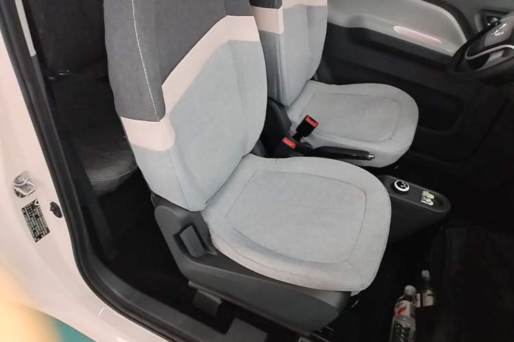 Used Wuling Hongguang MINIEV 2022 Macaron Premium Model – Lithium Iron Phosphate Right Front Seat