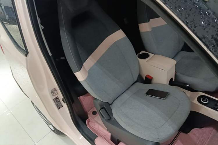 Used Wuling Hongguang MINIEV 2022 Macaron Premium Model – Lithium Iron Phosphate Right Front Seat