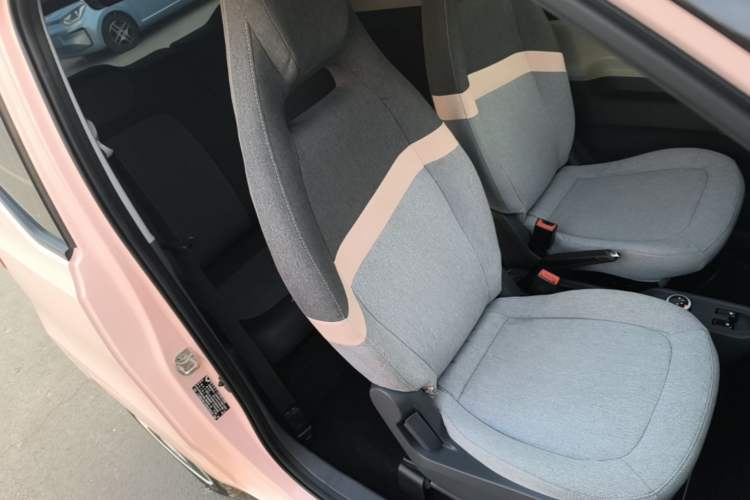 Used Wuling Hongguang MINIEV 2022 Macaron Fashion Model Lithium Iron Phosphate Right Front Seat