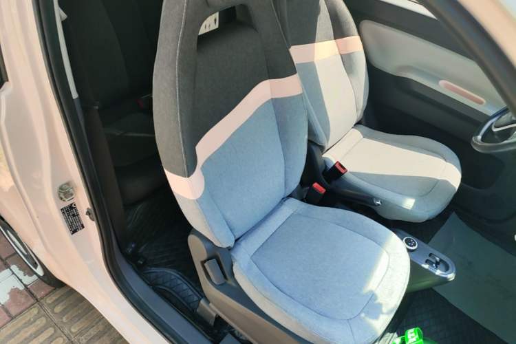 Used Wuling Hongguang MINIEV 2022 Macaron Premium Model – Lithium Ternary Battery Right Front Seat