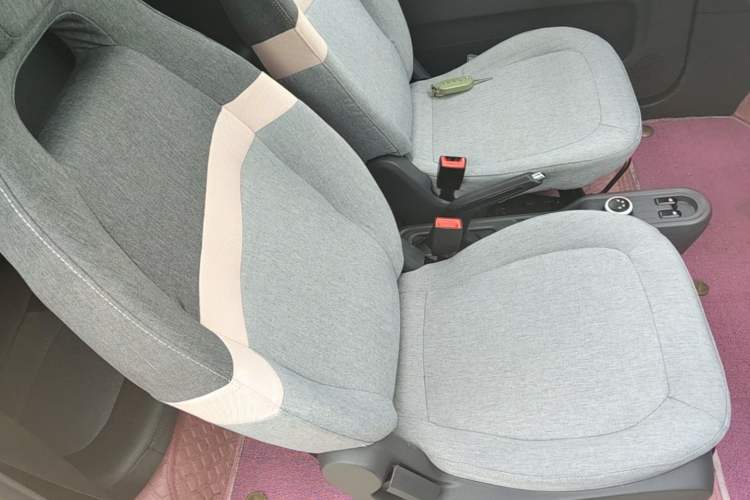 Used Wuling Hongguang MINIEV 2022 Macaron Fashion Model Lithium Iron Phosphate Right Front Seat