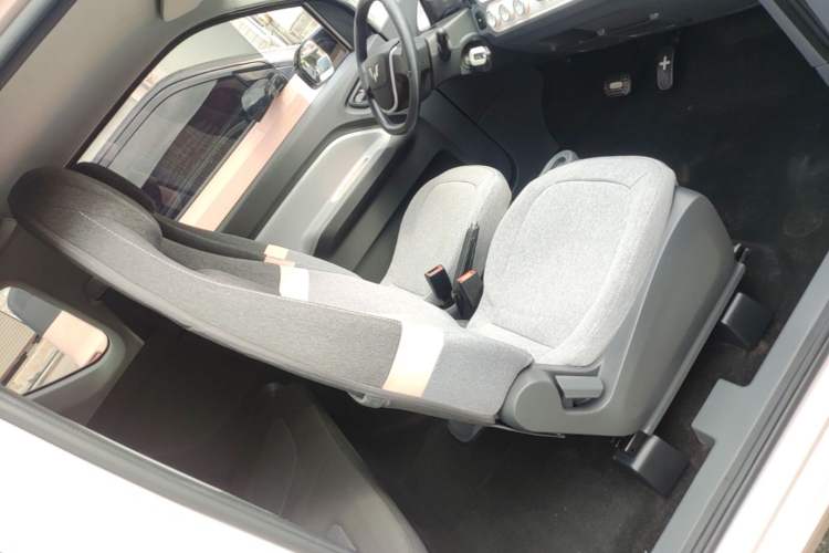 Used Wuling Hongguang MINIEV 2022 Macaron Premium Model – Lithium Iron Phosphate Right Front Seat