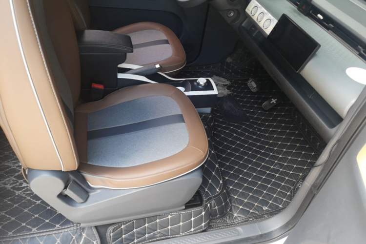 Used Wuling Hongguang MINIEV 2022 GAMEBOY 300km Enthusiast Model with Lithium Iron Phosphate Right Front Seat