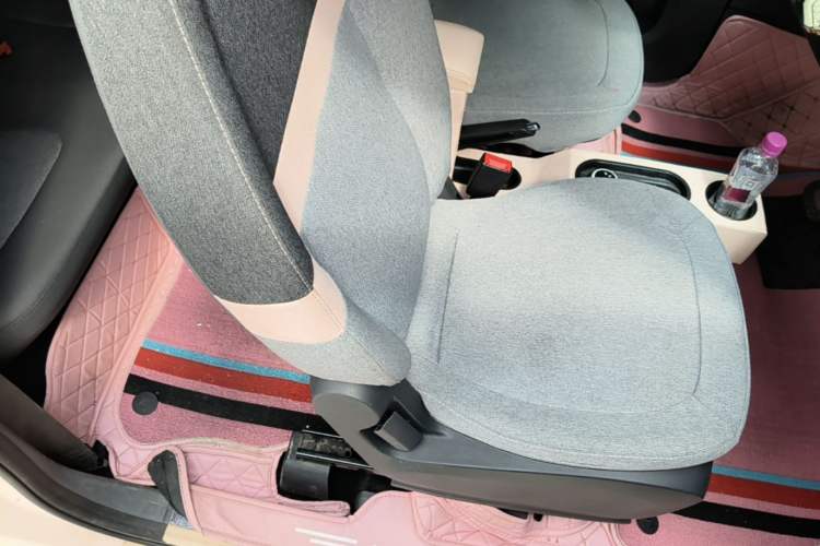 Used Wuling Hongguang MINIEV 2022 Macaron Premium Model – Lithium Ternary Battery Right Front Seat