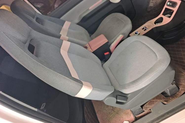 Used Wuling Hongguang MINIEV 2022 Macaron Premium Model – Lithium Iron Phosphate Right Front Seat