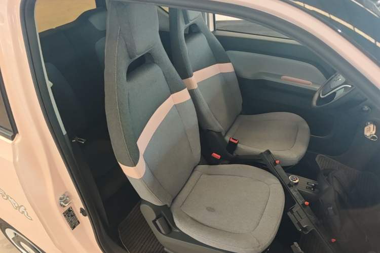 Used Wuling Hongguang MINIEV 2022 Macaron Premium Model – Lithium Iron Phosphate Right Front Seat