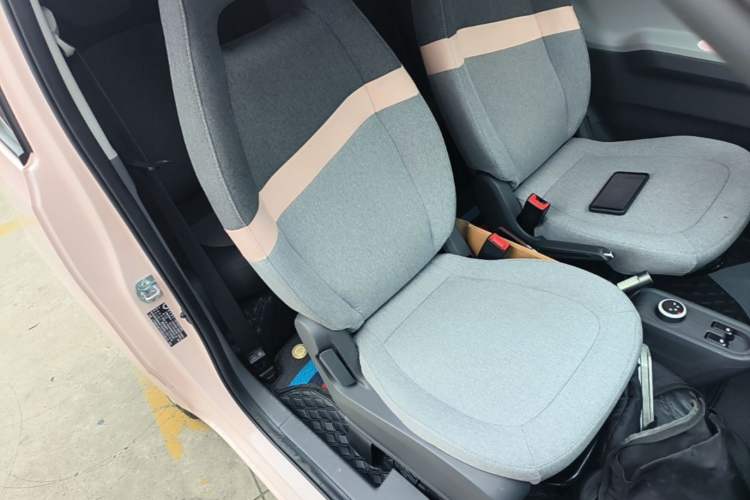 Used Wuling Hongguang MINIEV 2022 Macaron Premium Model – Lithium Iron Phosphate Right Front Seat