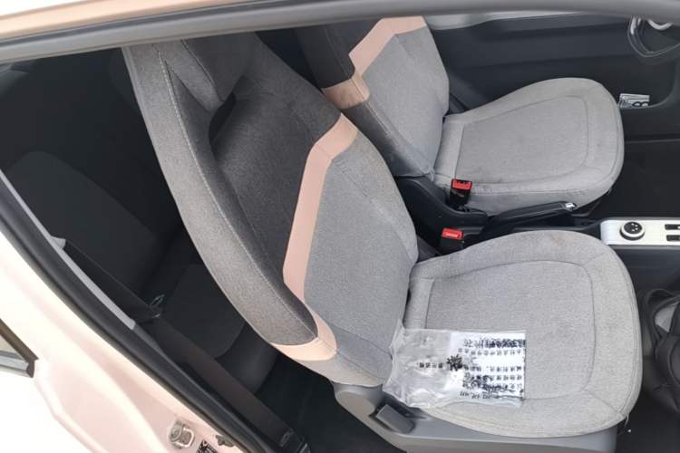 Used Wuling Hongguang MINIEV 2022 Macaron Premium Model – Lithium Iron Phosphate Right Front Seat