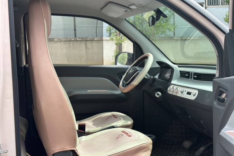 Used Wuling Hongguang MINIEV 2022 Macaron Premium Model – Lithium Iron Phosphate Right Front Seat