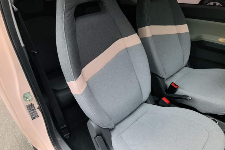 Used Wuling Hongguang MINIEV 2022 Macaron Premium Model – Lithium Iron Phosphate Right Front Seat