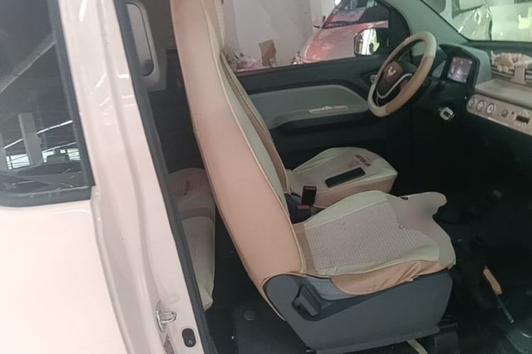 Used Wuling Hongguang MINIEV 2022 Macaron Premium Model – Lithium Iron Phosphate Right Front Seat