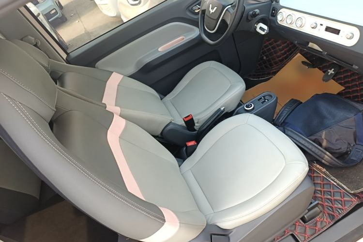 Used Wuling Hongguang MINIEV 2022 Macaron Fashion Model Lithium Iron Phosphate Right Front Seat