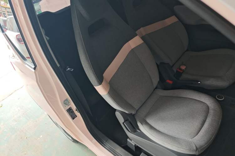 Used Wuling Hongguang MINIEV 2022 Macaron Premium Model – Lithium Ternary Battery Right Front Seat