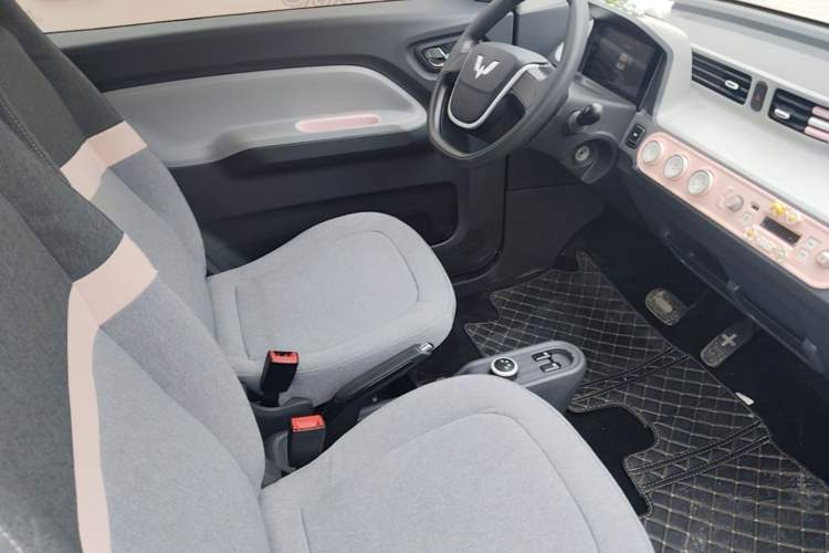 Used Wuling Hongguang MINIEV 2022 Macaron Premium Model – Lithium Iron Phosphate Right Front Seat