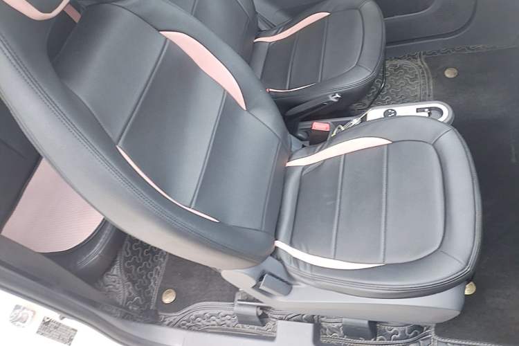Used Wuling Hongguang MINIEV 2022 Macaron Premium Model – Lithium Iron Phosphate Right Front Seat